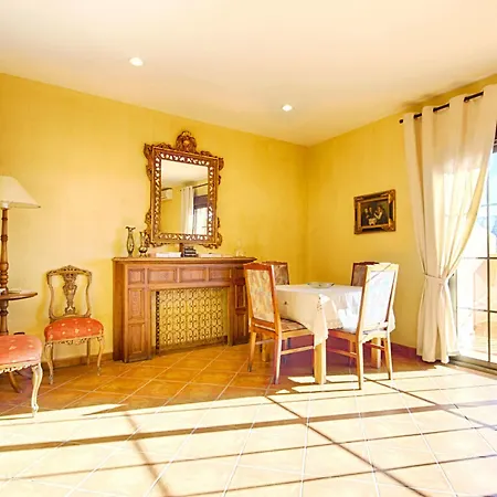 Apartamentos Sierra Tejeda * Alcaucín